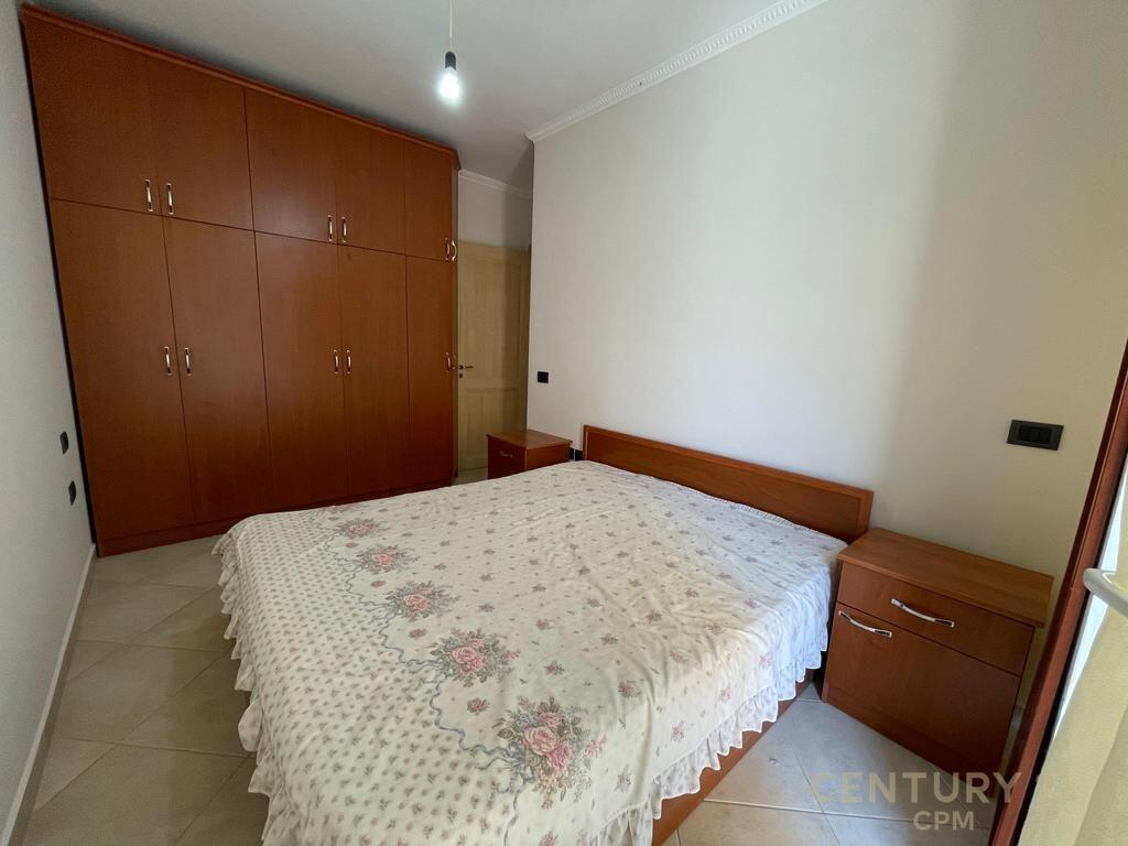 Apartament 2+1 per shitje te Ali Demi