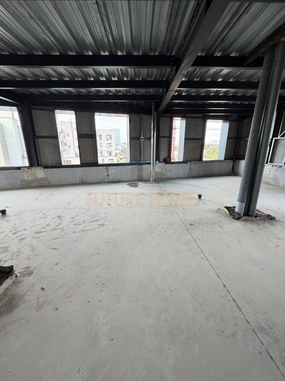 Shitet Apartament 3+1+2+2 Poste Parkimi, Rruga e Elbasanit