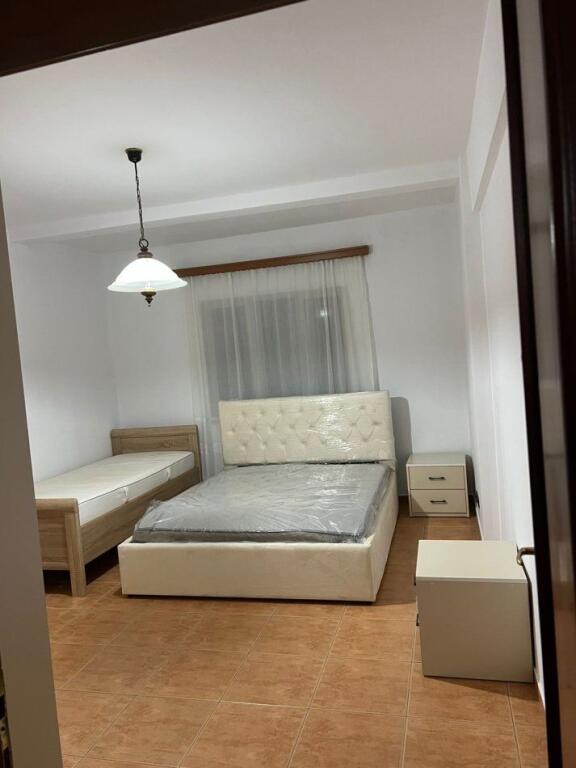 Jepet Me Qera Apartament 1+1+1 Ballkon