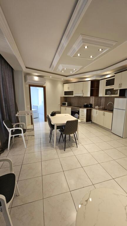 Shitet Super Apartament 1+1 Prane Shkembit Kavajes