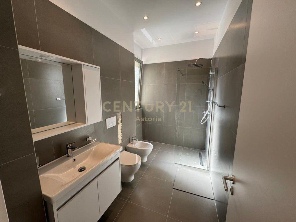 JEPET ME QIRA APARTAMENT 3+1+3 + POST PARKIMI TE "GREEN VALLEY", LIQENI I THATE