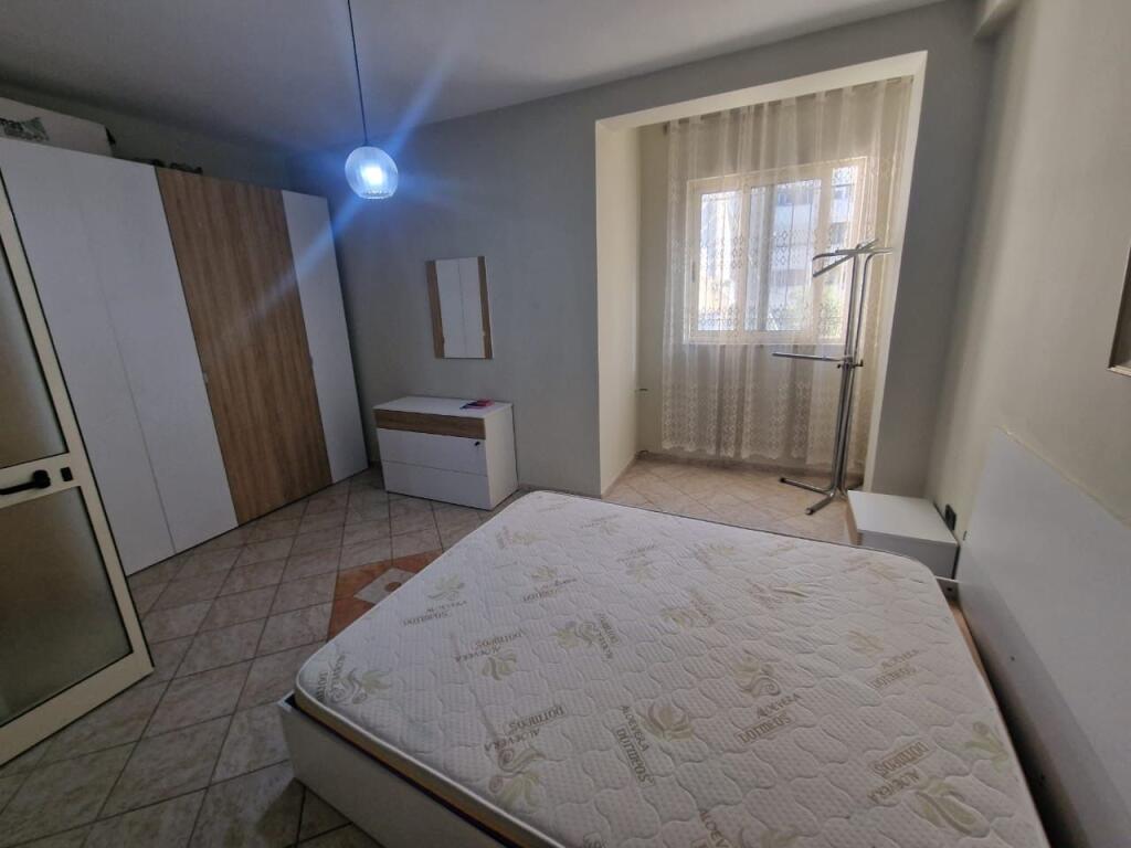Apartament 1+1,Rruga e Kavajes!