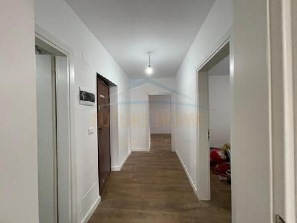 Shitet, Apartament 2+1, Pazari i Ri