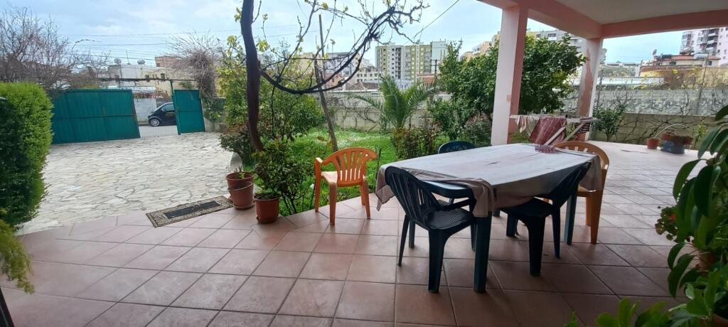 Shitet Shtepi nje Kateshe, Plazh Durres