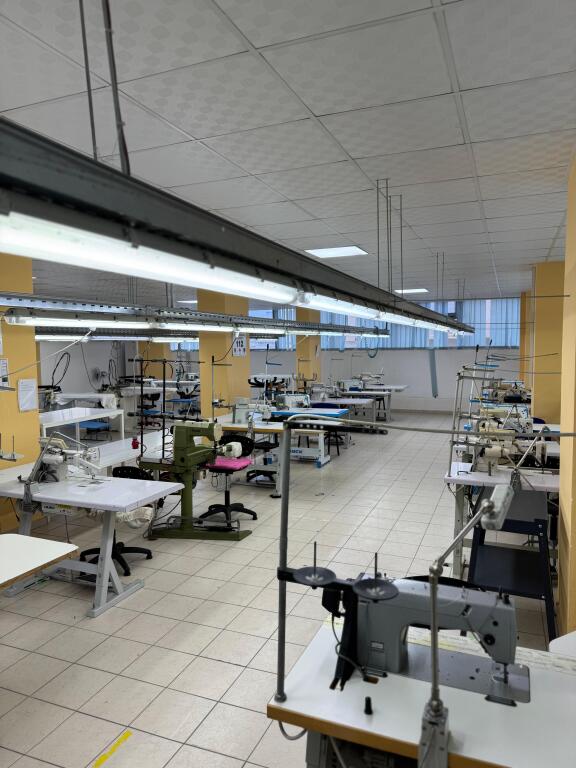 🔹 Jepet me qira ambient biznesi Rrobaqepsi 👗✂️