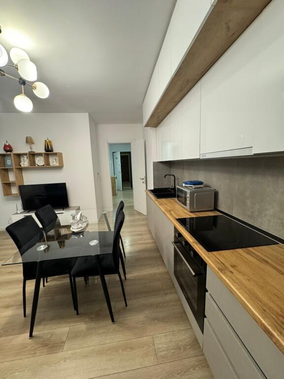 Appartamento 2+1, Petro Nini!