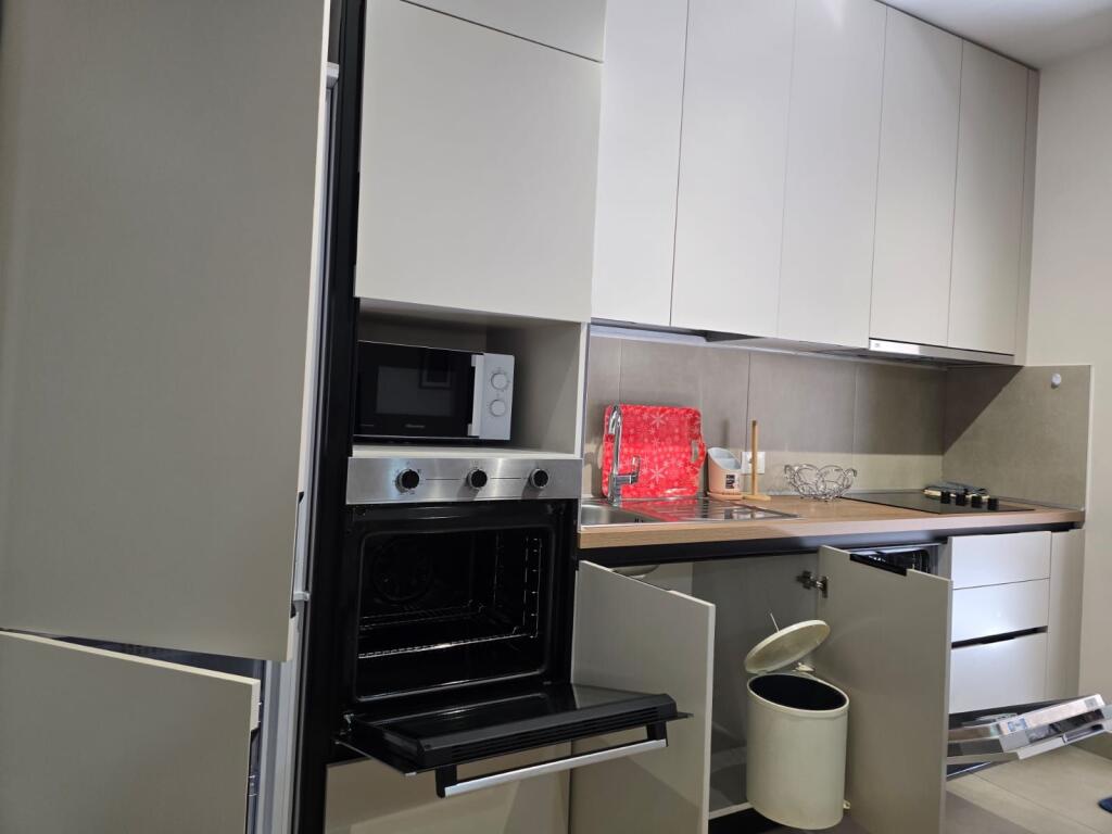 Appartamento 1+1+posto auto in affitto complesso Delijorgji