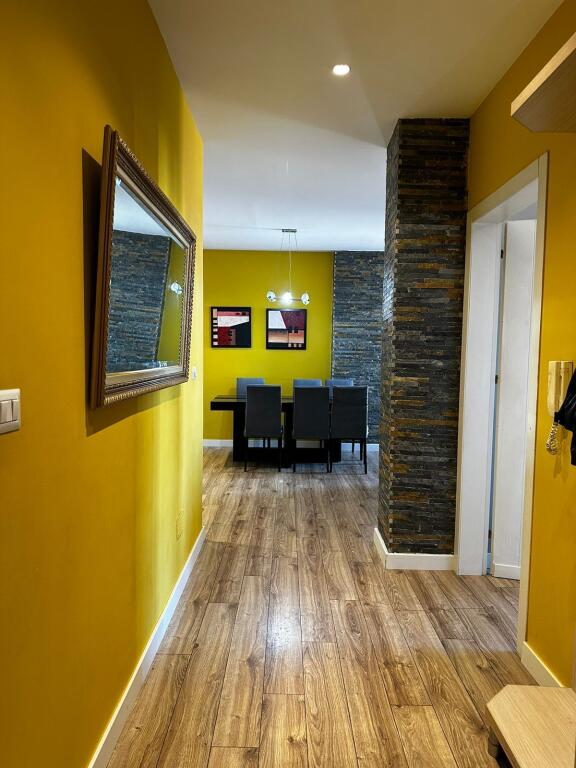 Apartament 3+1 per qira te Rruga e Kosovareve