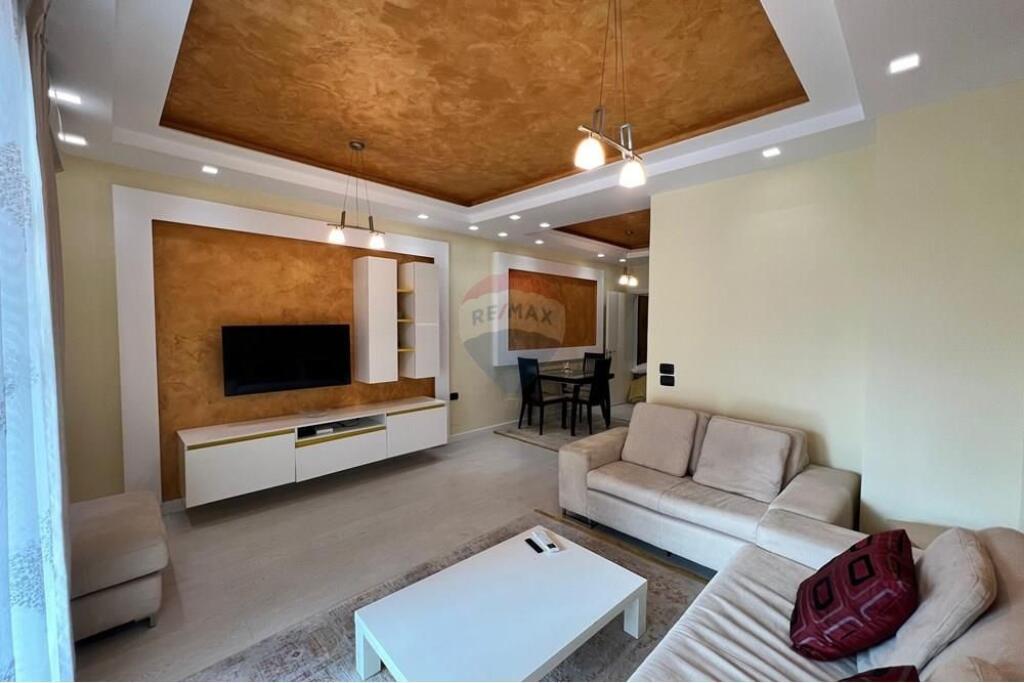 Appartamento 2+1 in affitto vicino al Comune di Parigi!