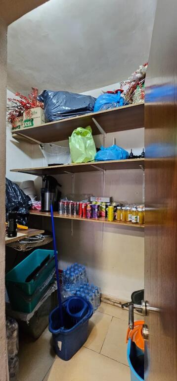 🏪 Commercial space for sale Local 130 m² Currently rented, ready for work, near the Train Station!