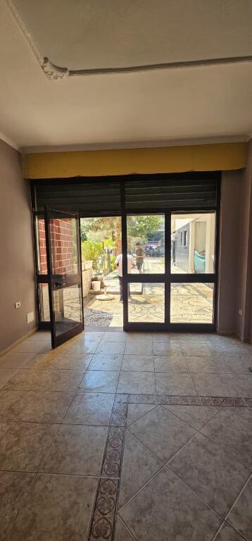 AMBIENT BIZNESI PER DYQANE ZYRA BARE RESTORANTE