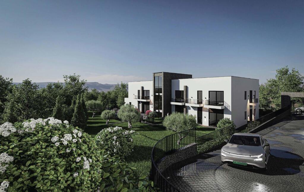 Shitet Apartament ne Farke