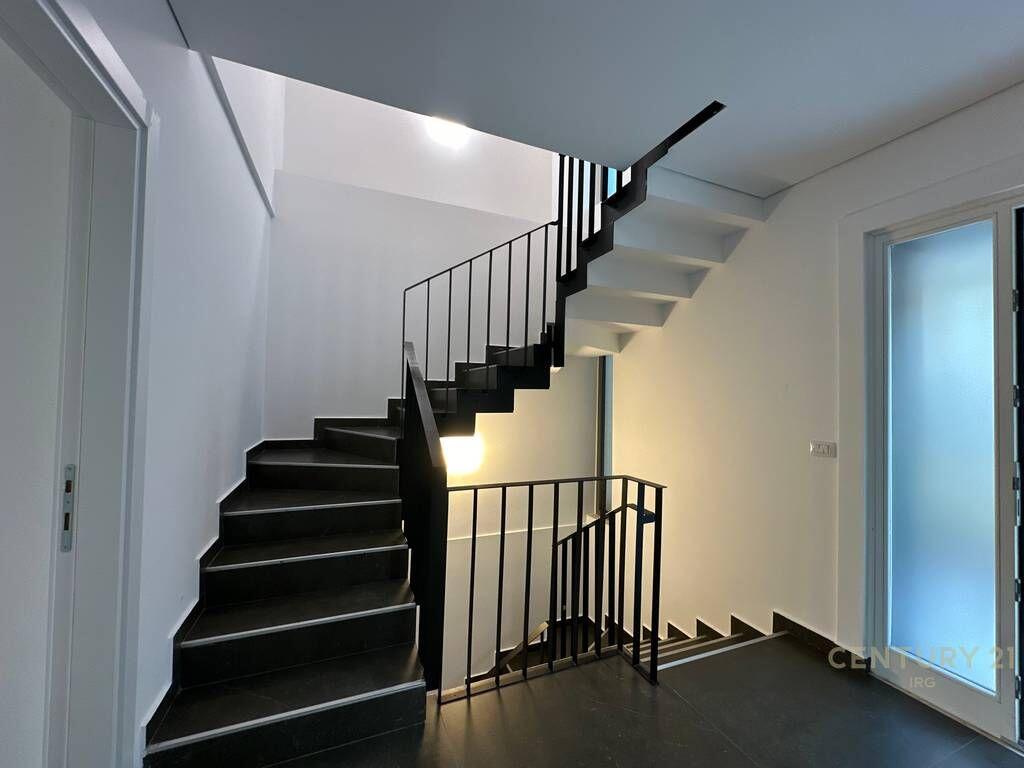 QIRA – VILË NË REZIDENCËN OLIVE GROVE