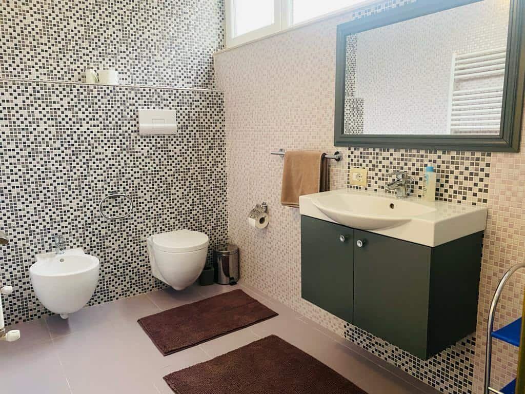 Appartamento 2+1 +2 + Deposito in vendita vicino al Comune di Parigi, Tirana! Residenziale/ Commerciale! 258.000 €