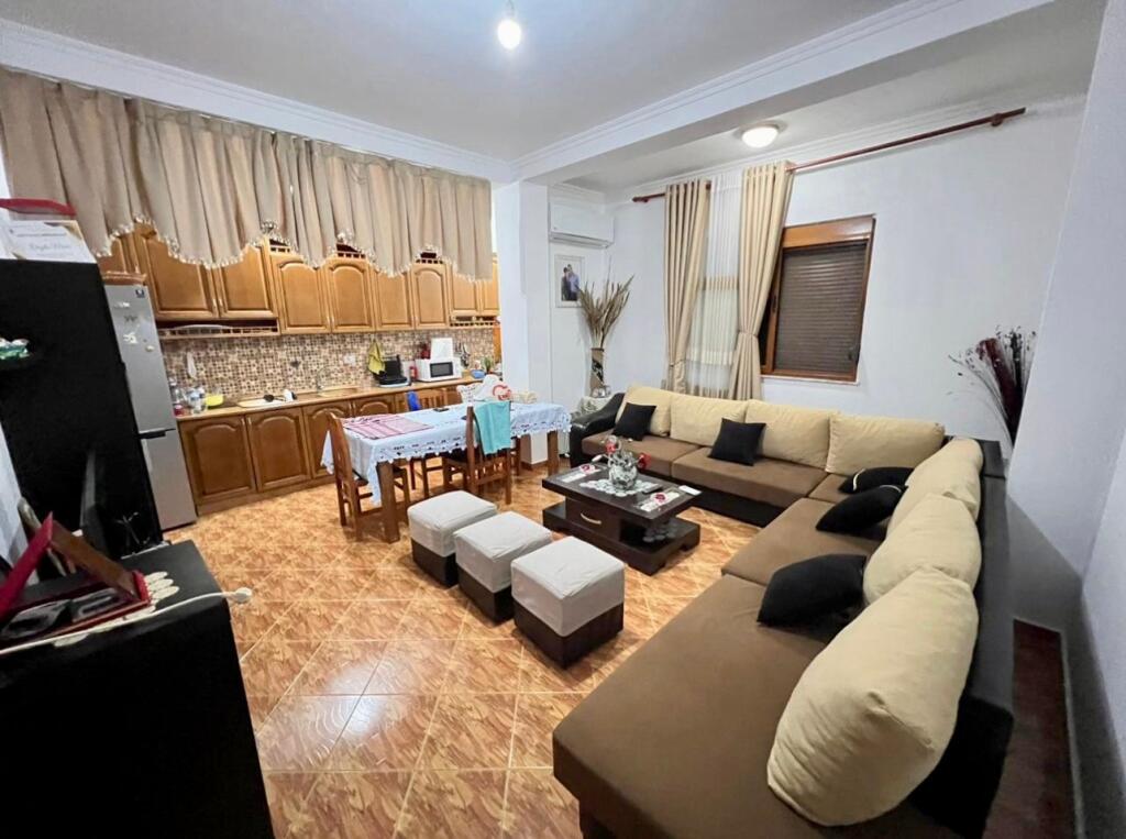 📣 SHITET VILE OKAZION 📍 Ali Dem, Prane Kompleksit Mangalem 🛣️ Rruga e "Mumajezeve" ✨