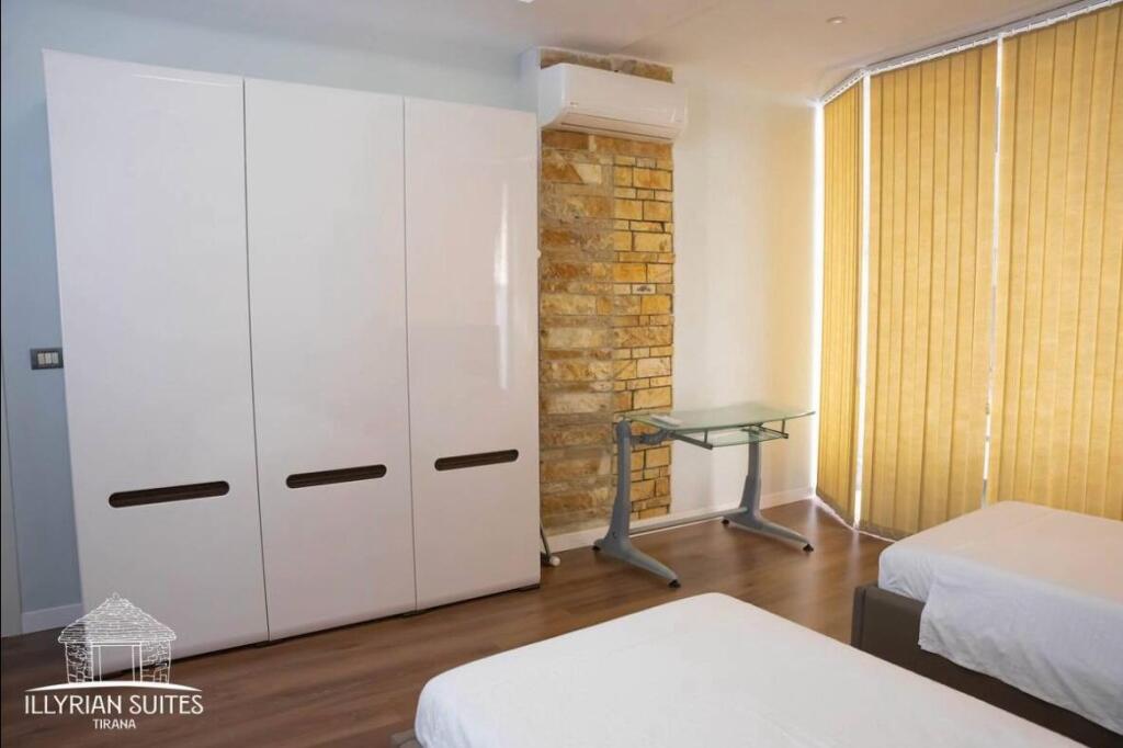 Jepen me qira 2+1+ Post parkimi tek Selvia