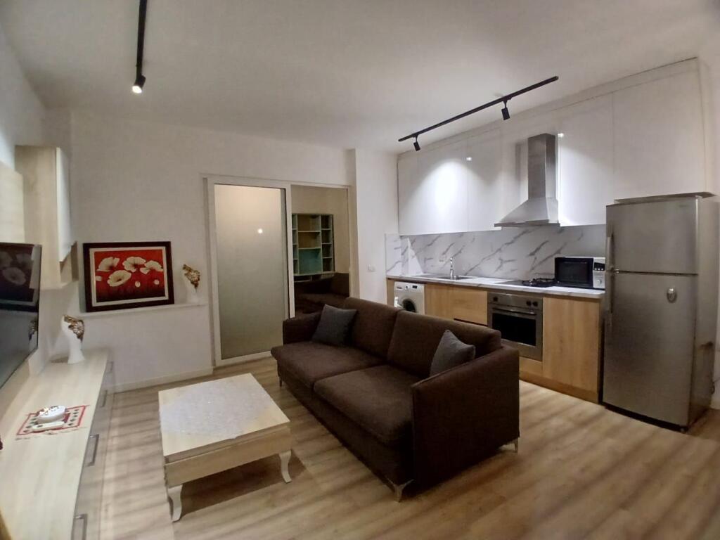 Apartament me qera 1+1- 📍Rruga Barrikadave