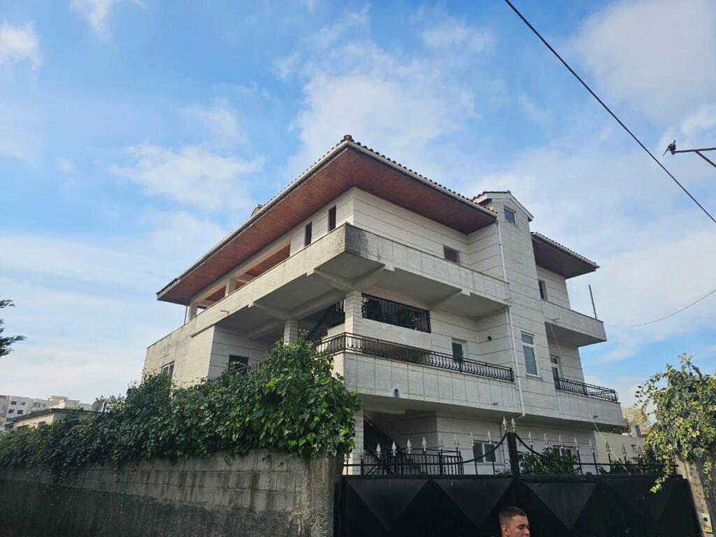 3-STOREY VILLA FOR SALE DURRES BEACH
