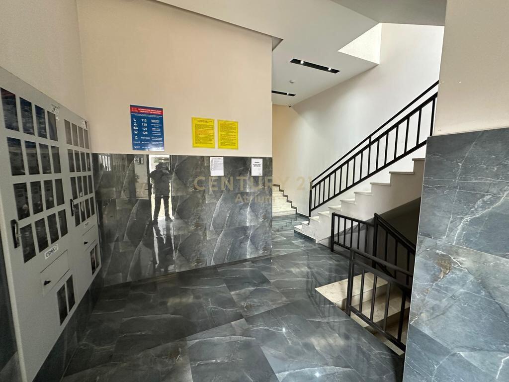 Apartment 2+1+2+ with Parking Space for sale in the Kinostudios area