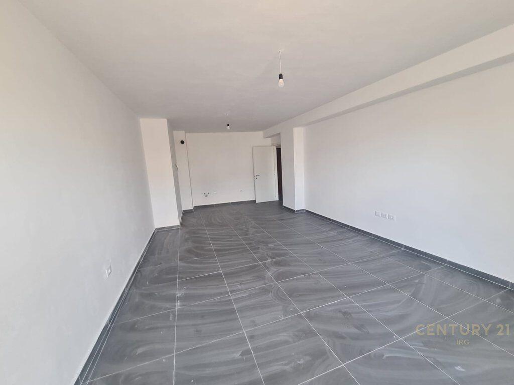 APARTAMENT 2+1 TEK RRUGA 5 MAJI!