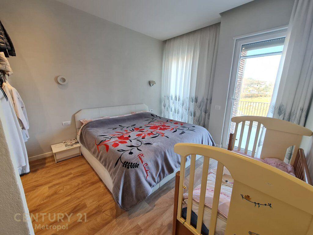 Shitet apartament 3+1 prane Tegut 430,000 €