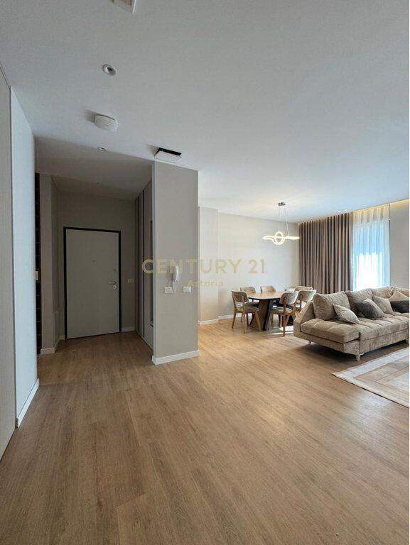 JEPET ME QIRA APARTAMENT 3+1+3 + POST PARKIMI TE "GREEN VALLEY", LIQENI I THATE