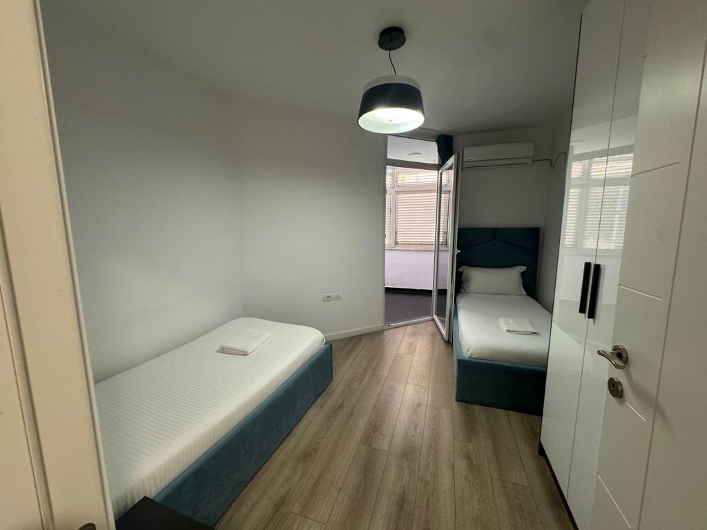 Appartamento 2+1, Petro Nini!