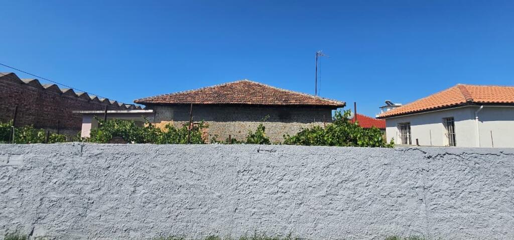 🏡 Shitet Shtëpi Private në Shijak – Mundësi e Artë për Investim ose Banesë Familjare!