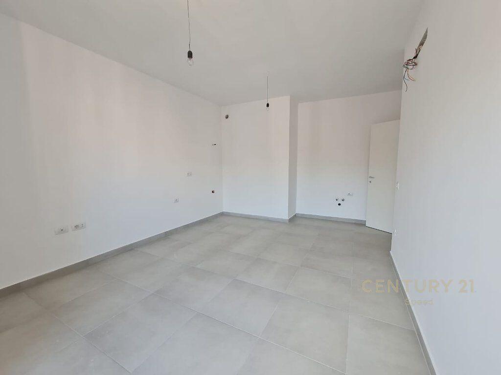 SHESIM APARTAMENT 1+1 ME PARKIM TË PËRFSHIRË – PRANË PAZARIT TË RI, TIRANË 185,000 €