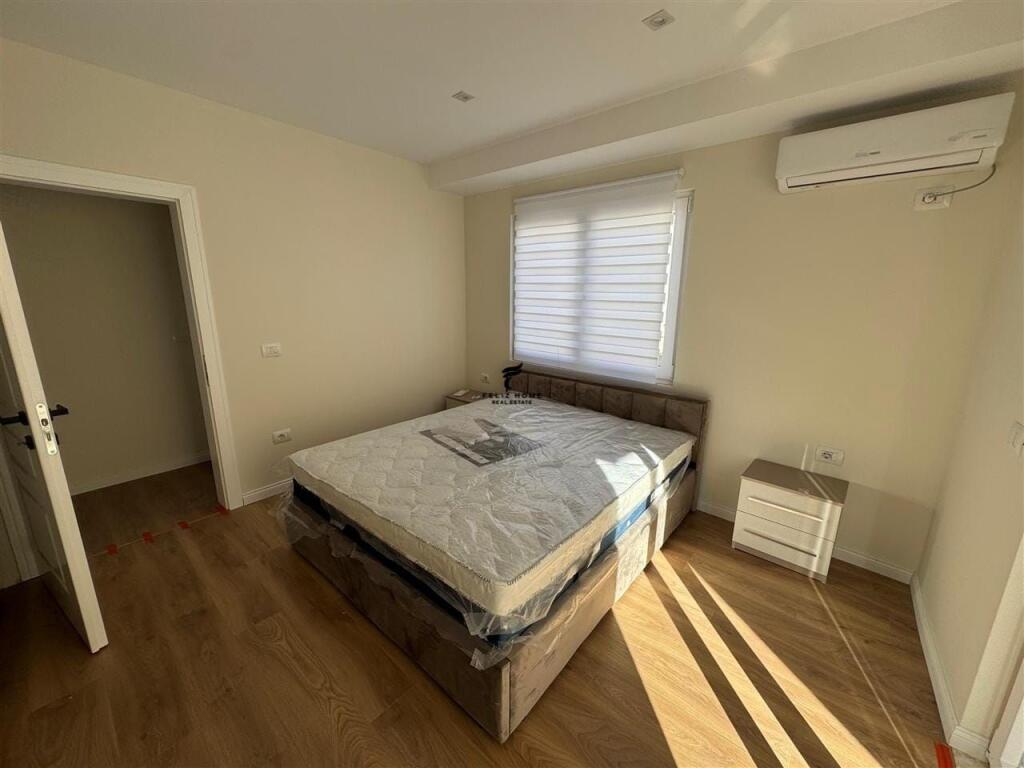 APARTAMENT ME QERA 1+1 STACIONI I TRENIT 65.000 LEKE