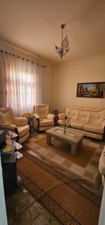 🏡 Shitet Shtëpi Private në Shijak – Mundësi e Artë për Investim ose Banesë Familjare!