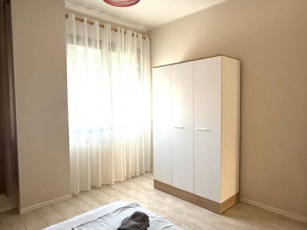 JEPET APARTAMENT ME QERA 2+1 PRANE GJYKATES DURRES