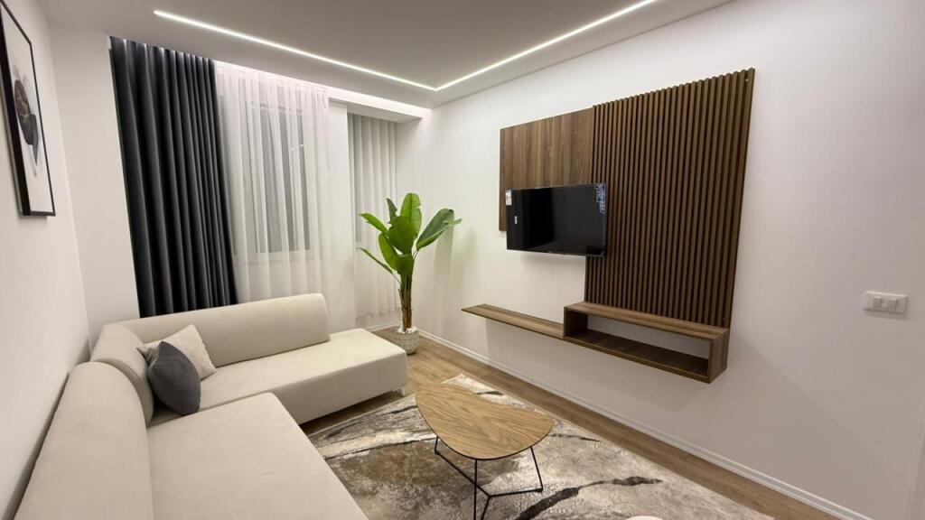 📍 Shitet Apartament 1+1 – Rruga Fortuzi, pranë Qendrës, Tiranë