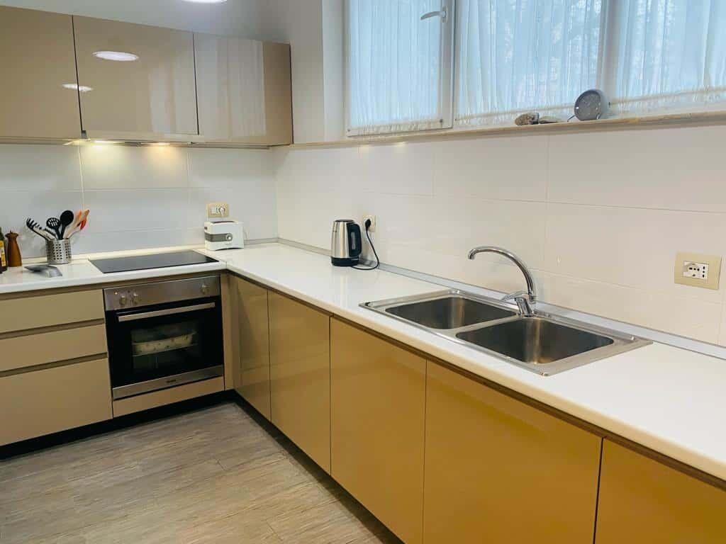 Appartamento 2+1 +2 + Deposito in vendita vicino al Comune di Parigi, Tirana! Residenziale/ Commerciale! 258.000 €
