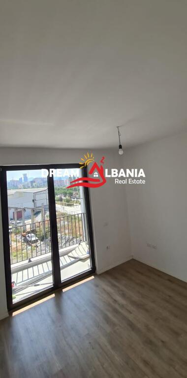 Ambient Zyrash me Qera ne Afersi te Bulevardit te Ri ne Tirane (ID 42611240)