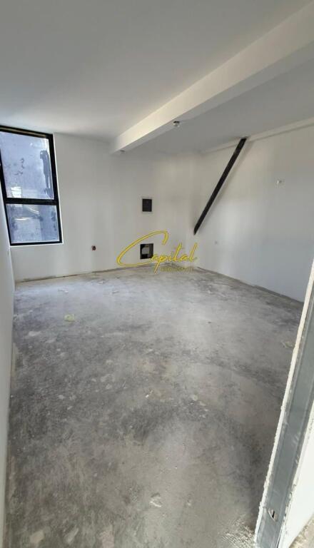 KAPANON ME QERA 100 M2 URA E LAKNASIT 400.000 LEKE