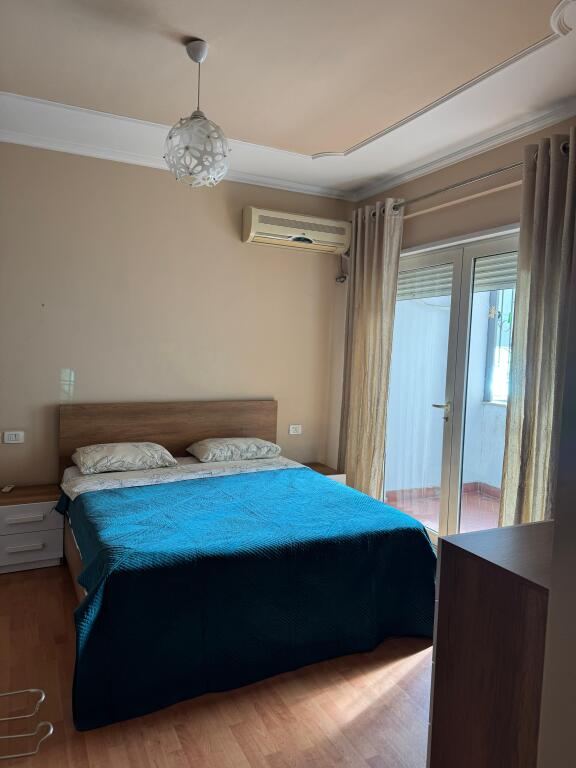 Apartament 2+1 per shitje tek Kristal Center.