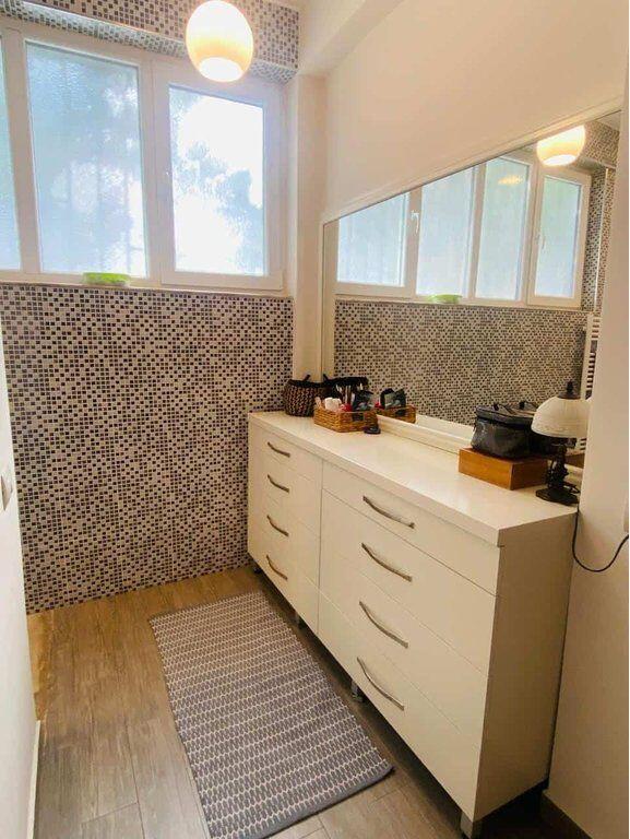 Appartamento 2+1 +2 + Deposito in vendita vicino al Comune di Parigi, Tirana! Residenziale/ Commerciale! 258.000 €