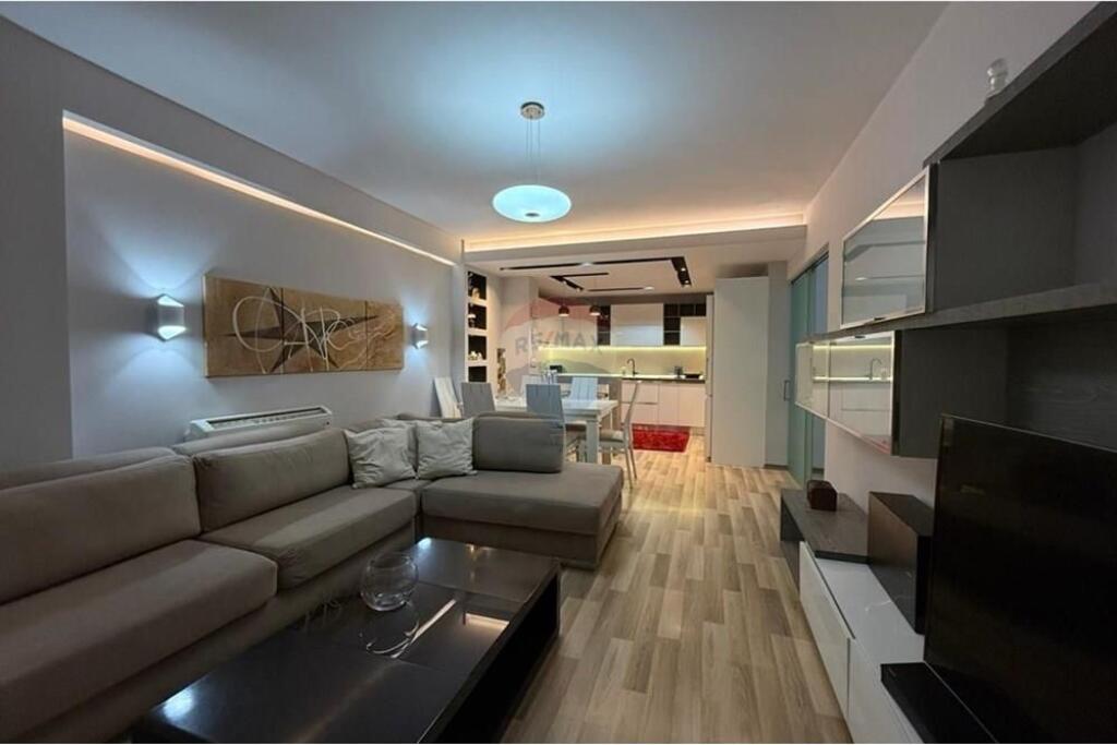 QIRA APARTAMENT 2+1 QENDER !