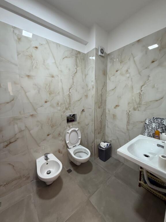 OFFICE FOR RENT 1+1 PARIS MUNICIPALITY 700 EURO