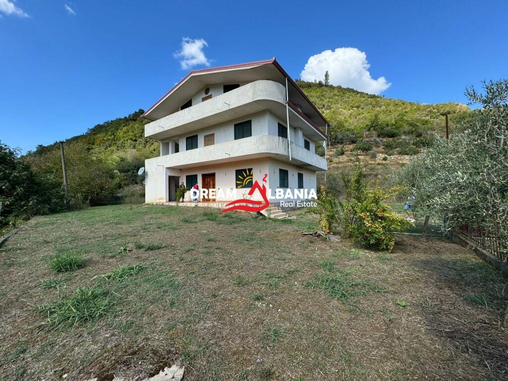 Villa di 3 piani in affitto tra Ndroq e Peza e Vogel, Tirana (ID 4251334).