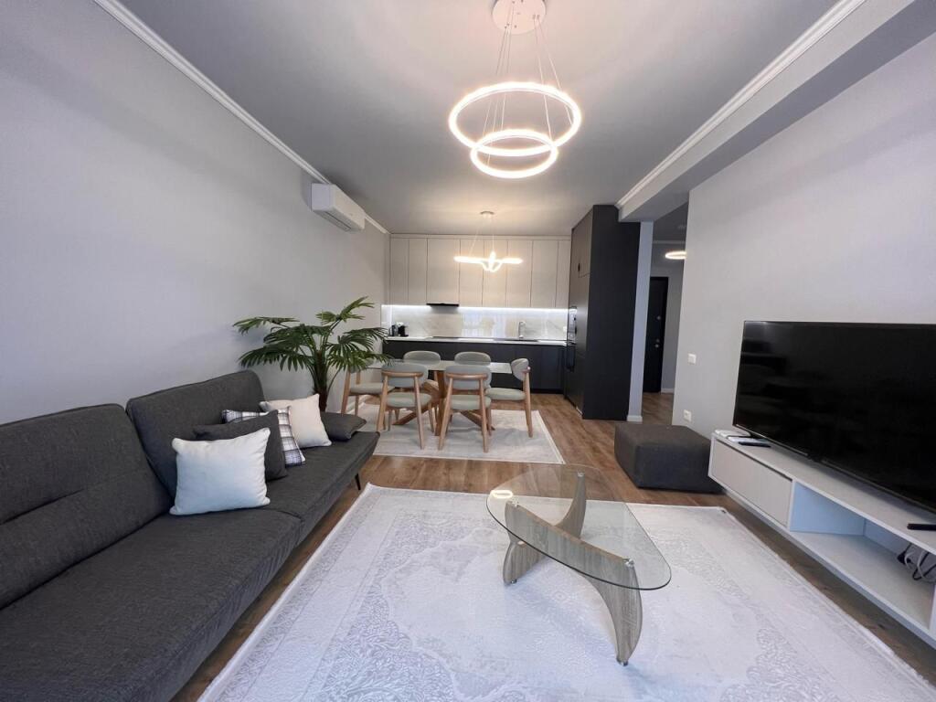 Jepet me qera apartament 2+1 me Post Parkimi Liqeni Thate!