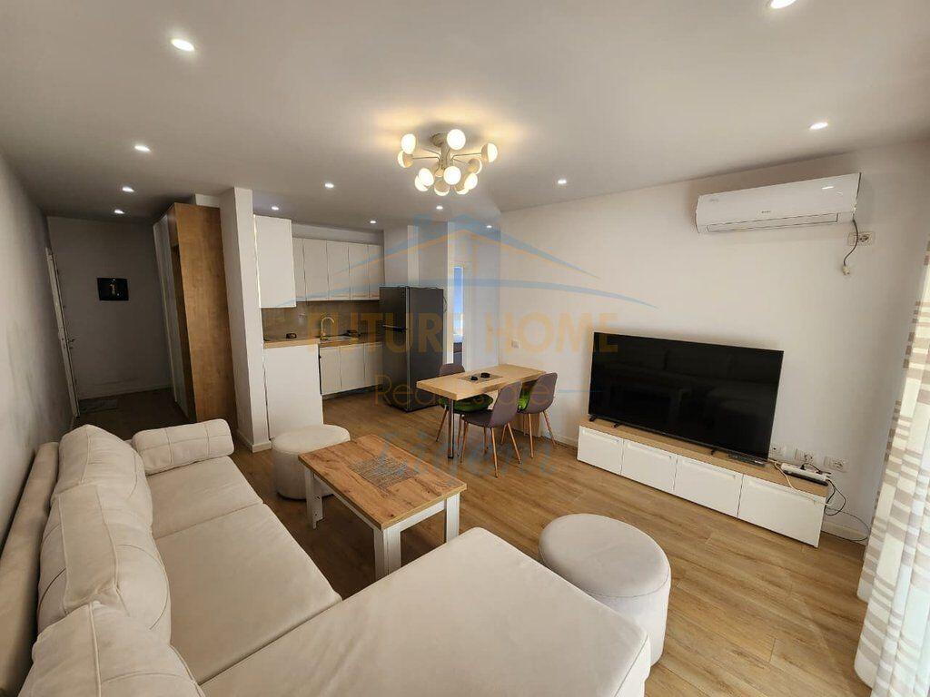 Apartament me qera  2+1+2 Poste Parkimi, Liqeni i Thate Tirane