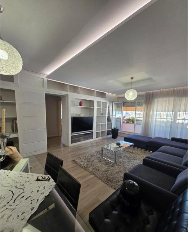 Appartamento 3+1 con 2 bagni e posto auto in affitto vicino al Nuovo Bazaar – 1.200 €/mese