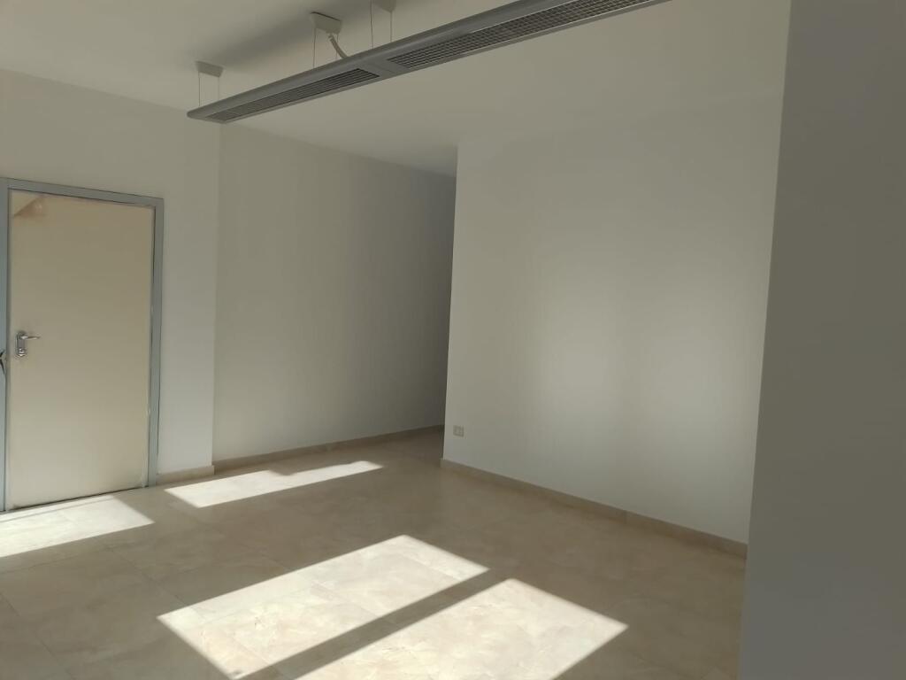 📌 Office space for rent — not for residential use Near the boulevard, near the Central Polyclinic, Durres