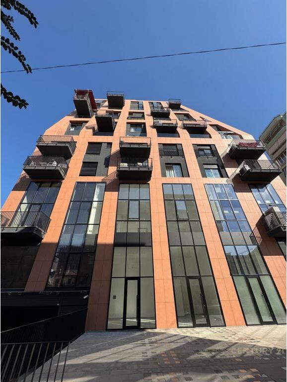 Apartament 3+1+2 tek Rruga e Kavajes.