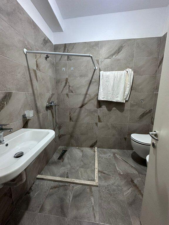 Affitto, Appartamento 1+1, Ali Demi, Tirana 500 €,