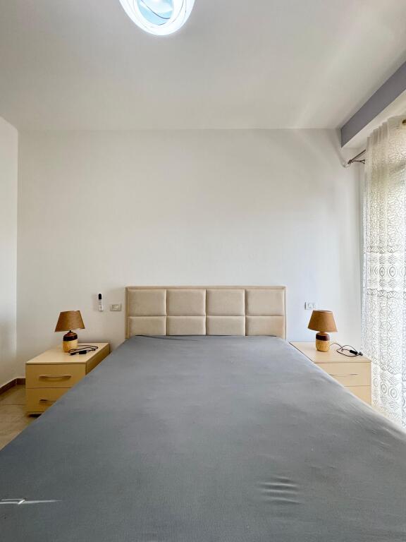 📍 Jepet me qira apartament 1+1 – Tregu Industrial, Durrës