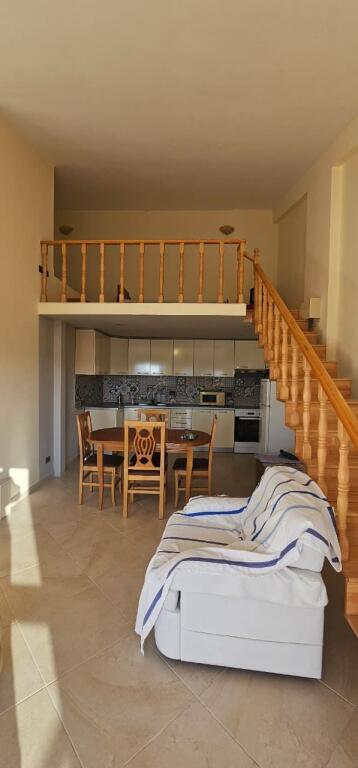 FOR RENT – 2+1+2 with veranda 200 m², Beach “Te Tocaku”, Durrës 🏖️🏢