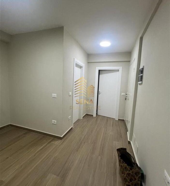 Affitto, Locale Commerciale, Bllok, 600 Euro/mese